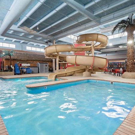 Ramada By Wyndham Sioux Falls Airport - Waterpark Resort & Event Center Екстериор снимка