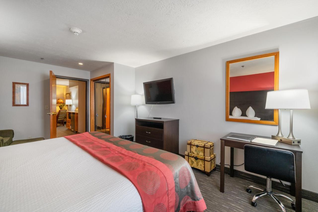 Ramada By Wyndham Sioux Falls Airport - Waterpark Resort & Event Center Екстериор снимка