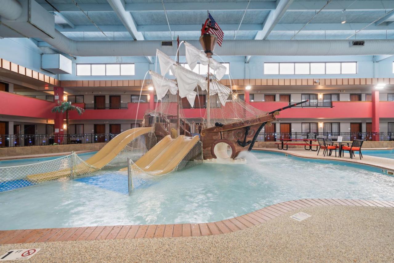 Ramada By Wyndham Sioux Falls Airport - Waterpark Resort & Event Center Екстериор снимка