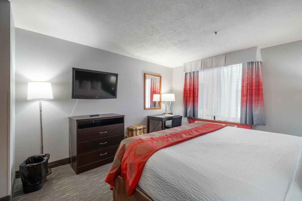 Ramada By Wyndham Sioux Falls Airport - Waterpark Resort & Event Center Екстериор снимка