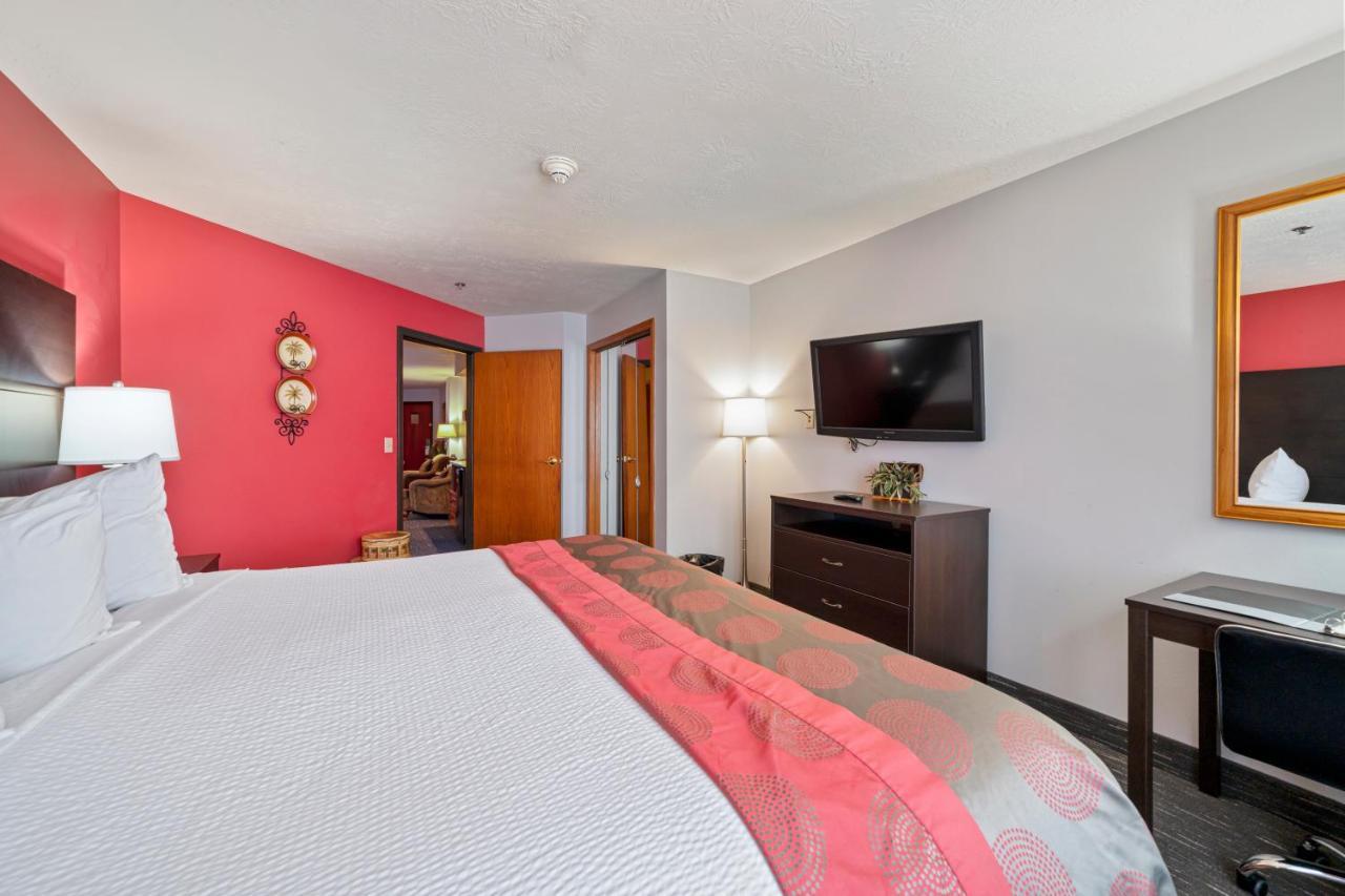 Ramada By Wyndham Sioux Falls Airport - Waterpark Resort & Event Center Екстериор снимка
