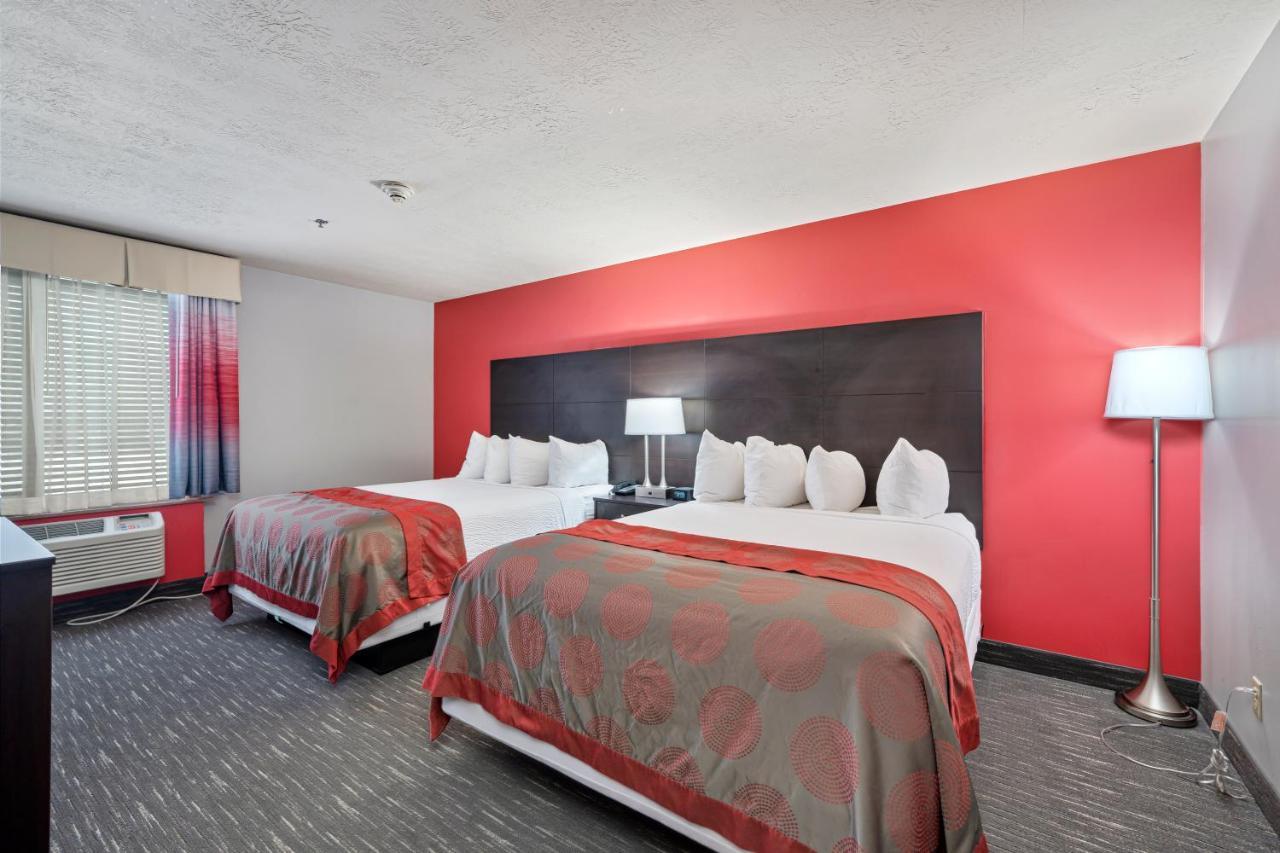 Ramada By Wyndham Sioux Falls Airport - Waterpark Resort & Event Center Екстериор снимка