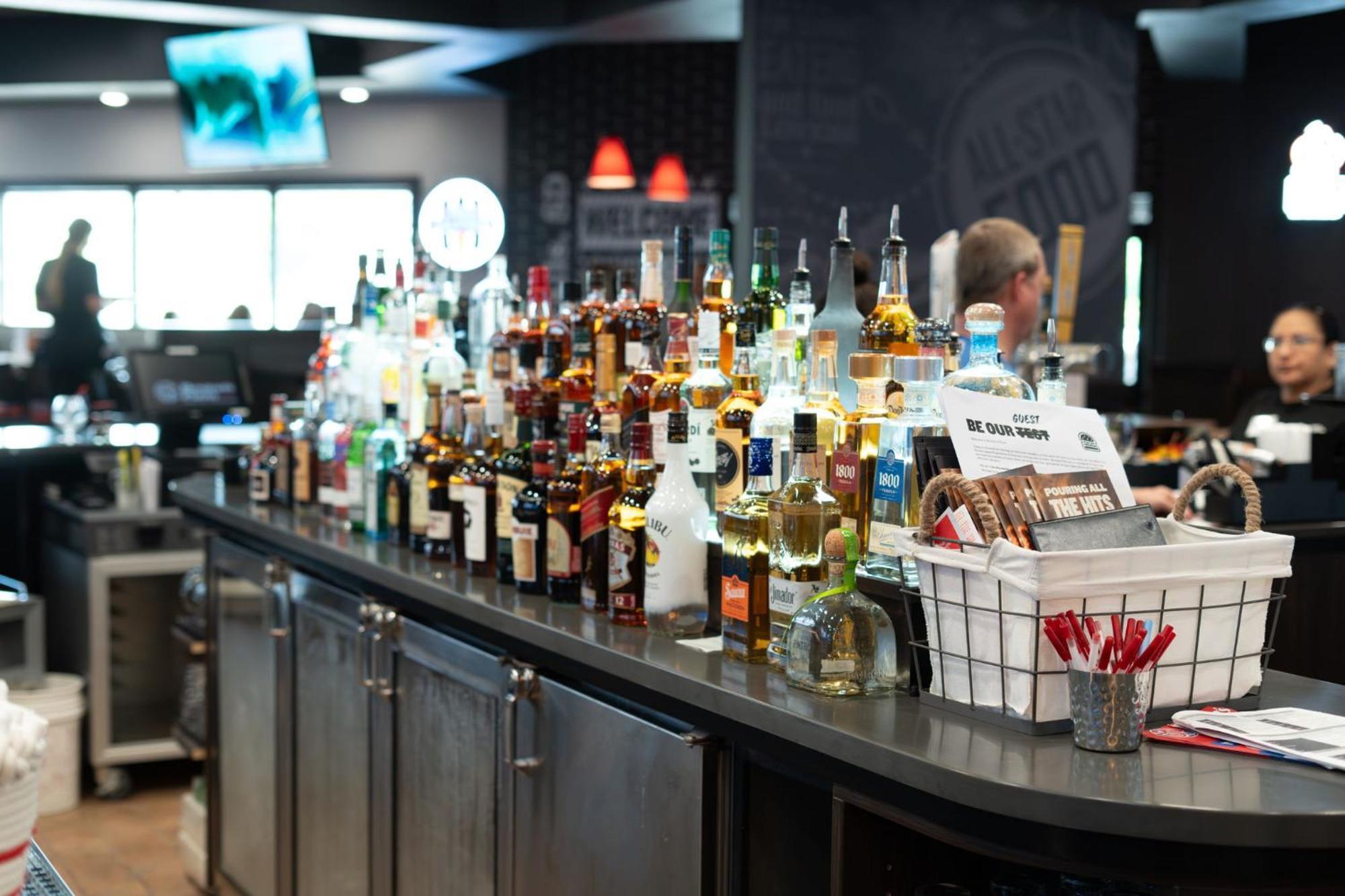 Ramada By Wyndham Sioux Falls Airport - Waterpark Resort & Event Center Екстериор снимка