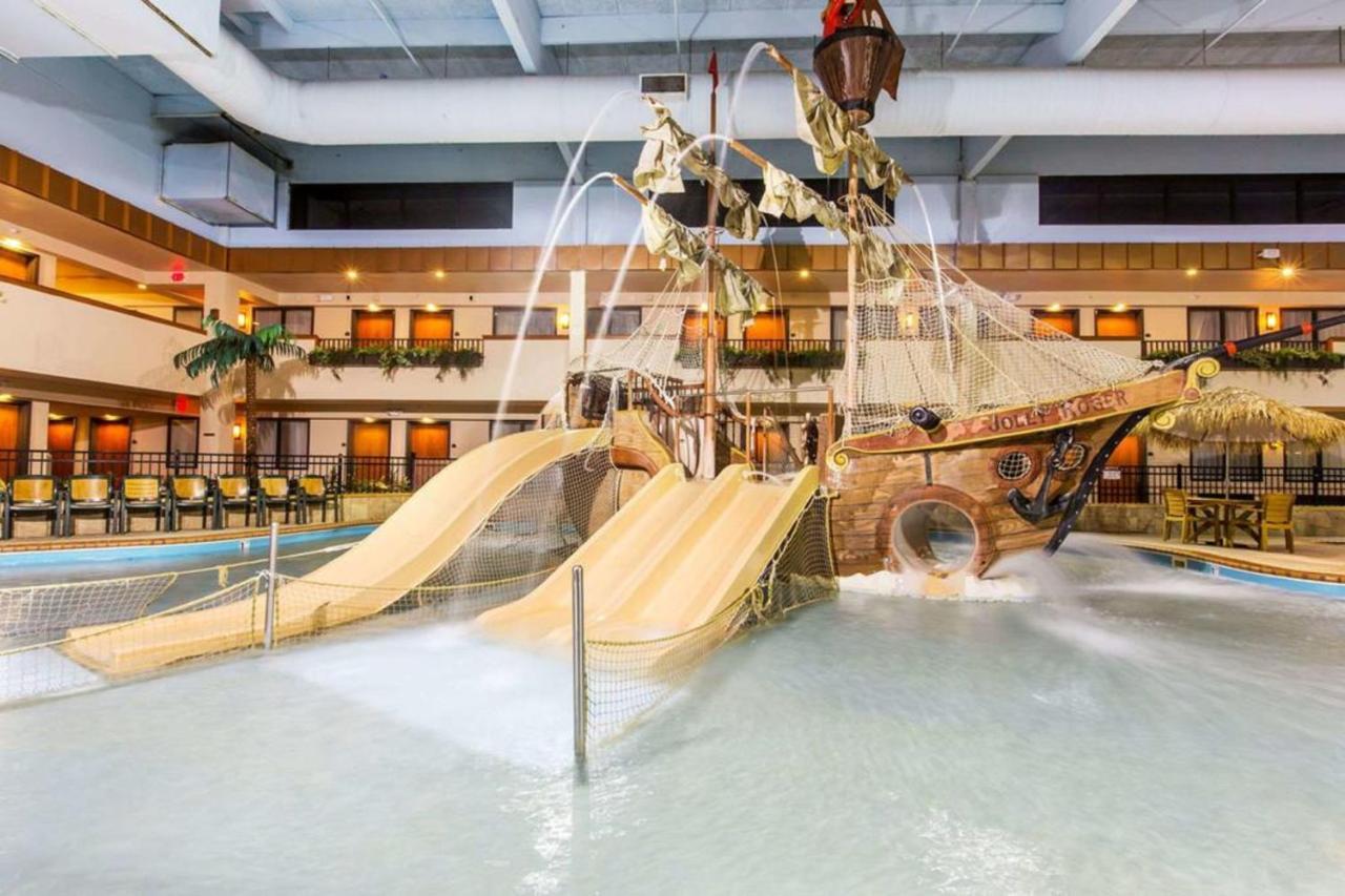 Ramada By Wyndham Sioux Falls Airport - Waterpark Resort & Event Center Екстериор снимка